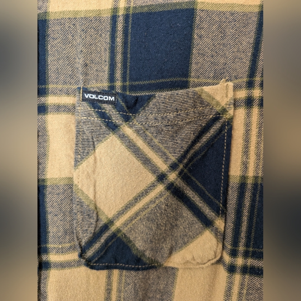 Volcom flannel - Picture 2 of 3